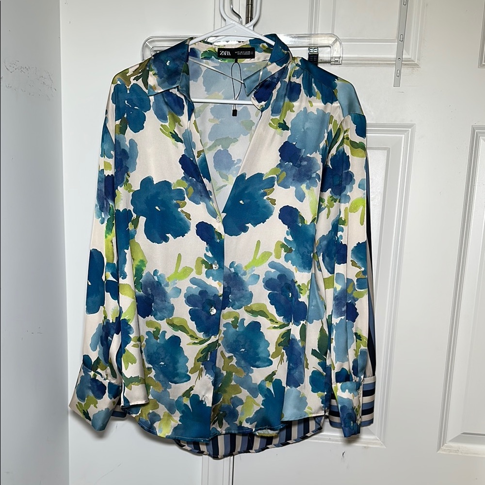 Zara Women's Blue Floral Top